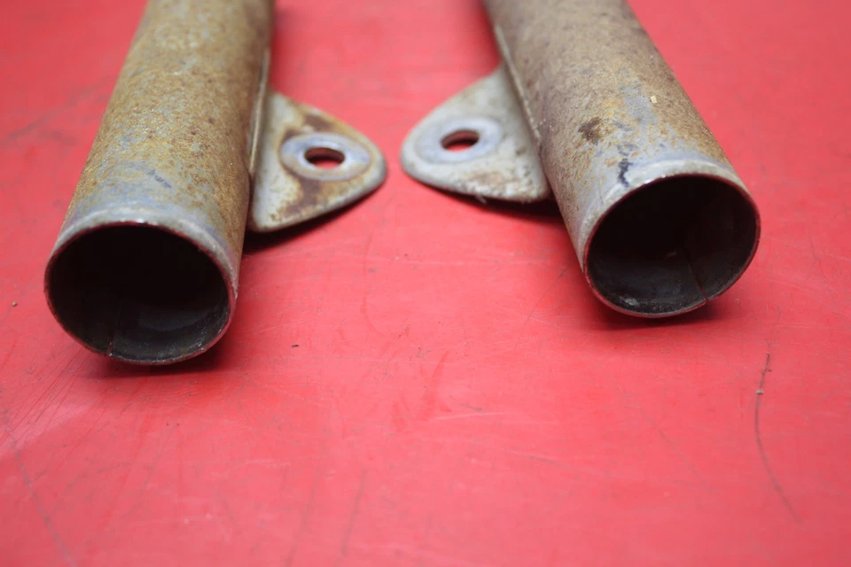 Suzuki TC90 1972 soportes de faros delanteros orejas de horquilla Foto 4 de 4