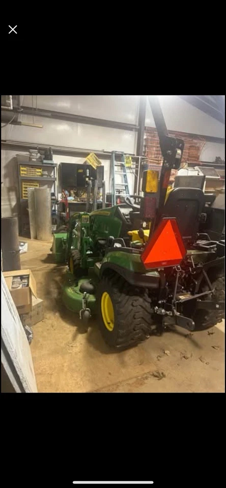 John Deere 1025r 2023, cuchilla de corte 60D y cargador frontal.  ¡Solo 61 horas! Foto 4 de 4
