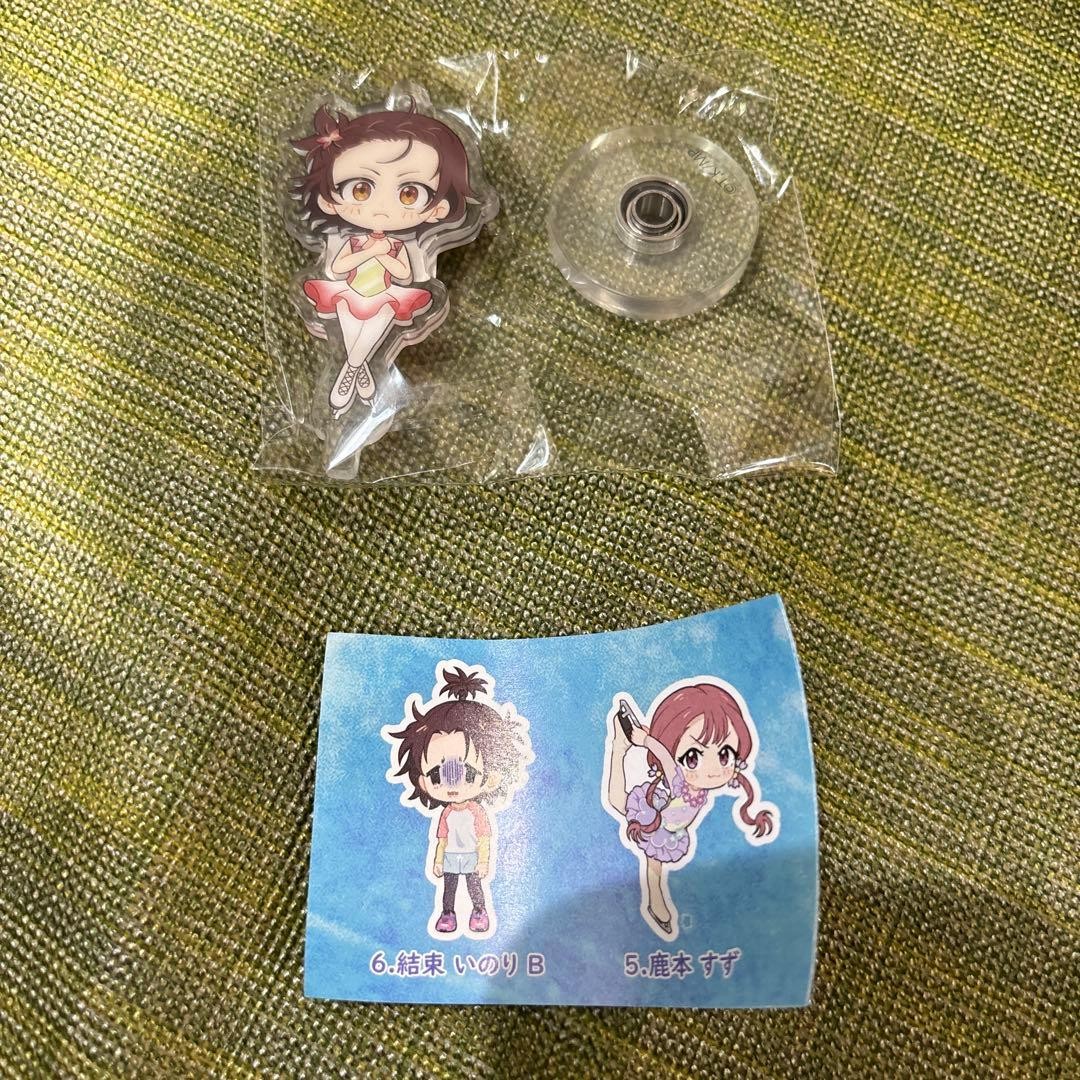 Inori Yuitsuka - Spin acrylic stand Medalist tampak samping