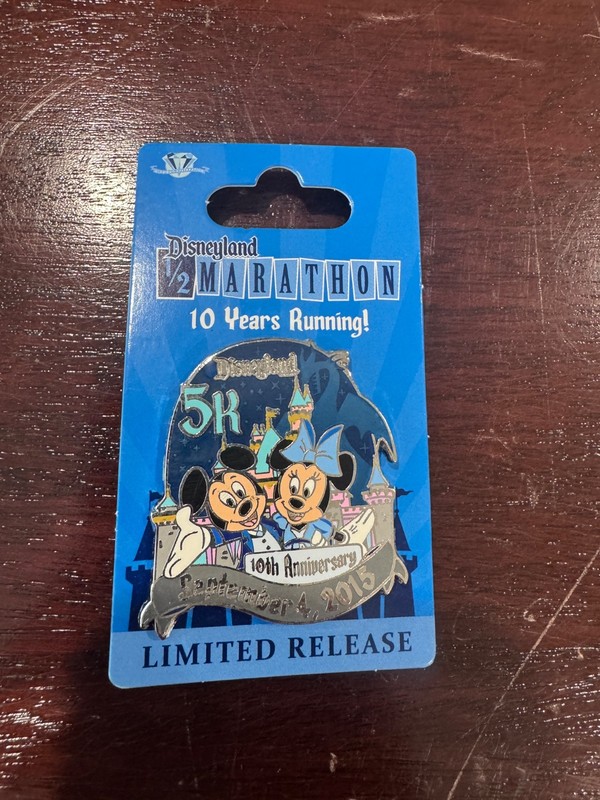 2015 runDisney Disneyland Half Marathon Weekend 5K Pin