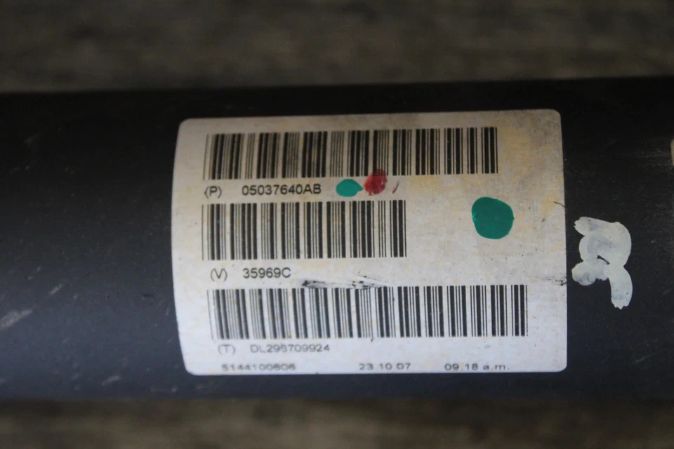 05-08 Magnum Challenger Charger 300 SRT8 6,1 L OEM eje de transmisión trasero 05037640AB Foto 4 de 4