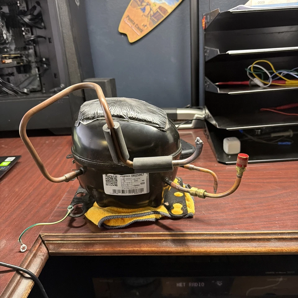 Compressor de Geladeira Embraco EM3Z70HLT 115–127V 60Hz – NOVO Caixa Aberta – R134a - Imagem 2 de 4