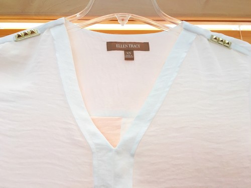 ELLEN TRACY Women's NWT Size XS S White Chiffon Studded Casual Top Blouse Shirt - Picture 4 of 5