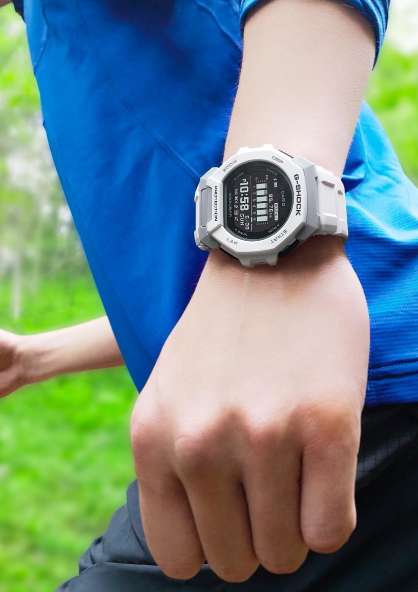 Casio G-SHOCK GBD-300-7JF G-SQUAD Step Tracker Bluetooth Training