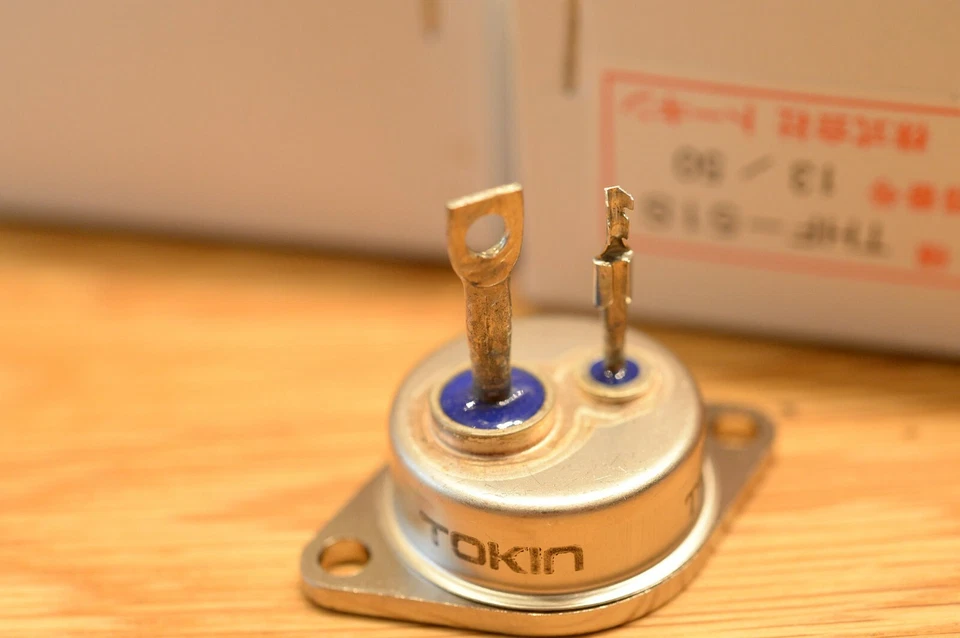 Ein passendes Paar (2 Stück) THF-51S TOKIN SITZFET Original Hergestellt in Japan