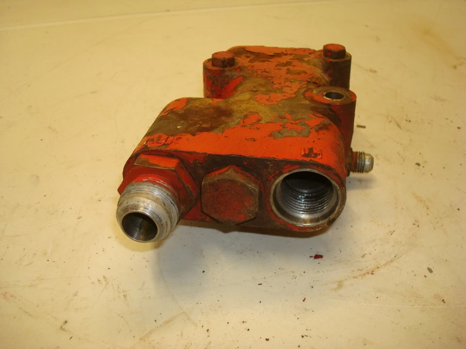 1964 International IH Farmall 504 RC Tractor Hydraulic Control Valve - Image 4 of 4