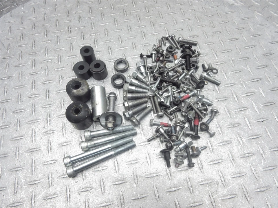 Лот товаров 2018 17-20 Kawasaki Ninja 1000 ZX1000 OEM гайки болты крепежные винты разные - Изображение 4 из 4