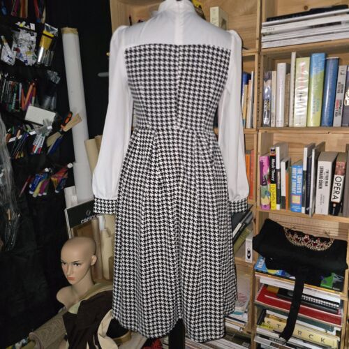 Vintage Style Retro Maids 50s Dog Tooth 12 Medium Cute Housewife Traditional - Picture 3 of 5