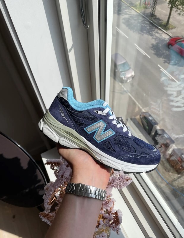 New Balance 990v3 Made in USA Navy Size 6 Sneakers