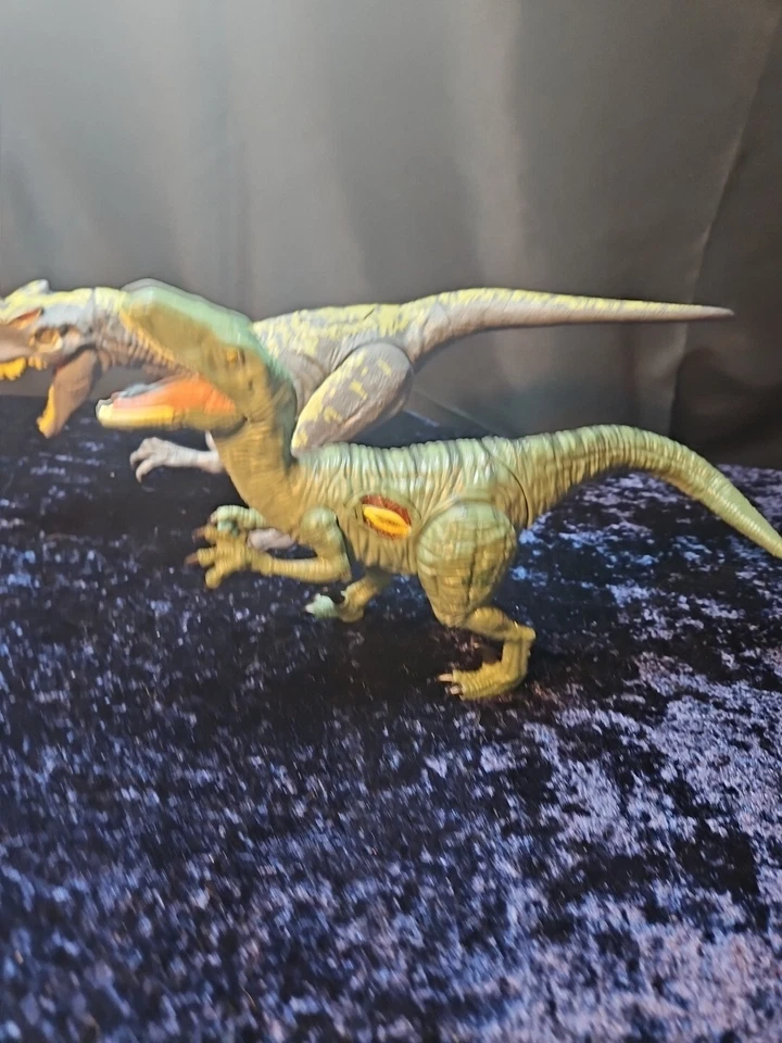Lot Of 2 Jurassic World Toys Velociraptor B Electronic Growling Hasbro Raptor @F - Image 3 of 4