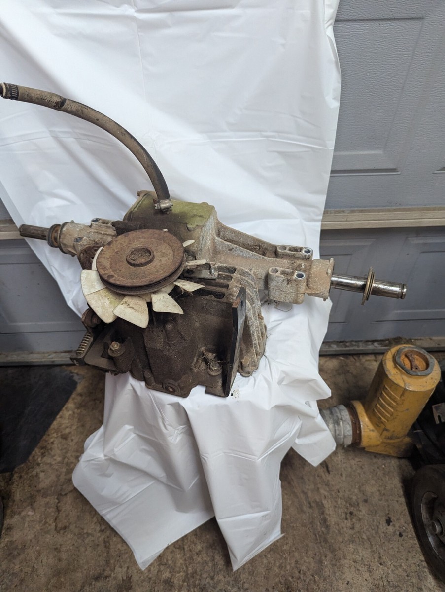 t@k さま Kubota T1670 Hydrostatic Transmission K1132-11112 K1132-11120 for