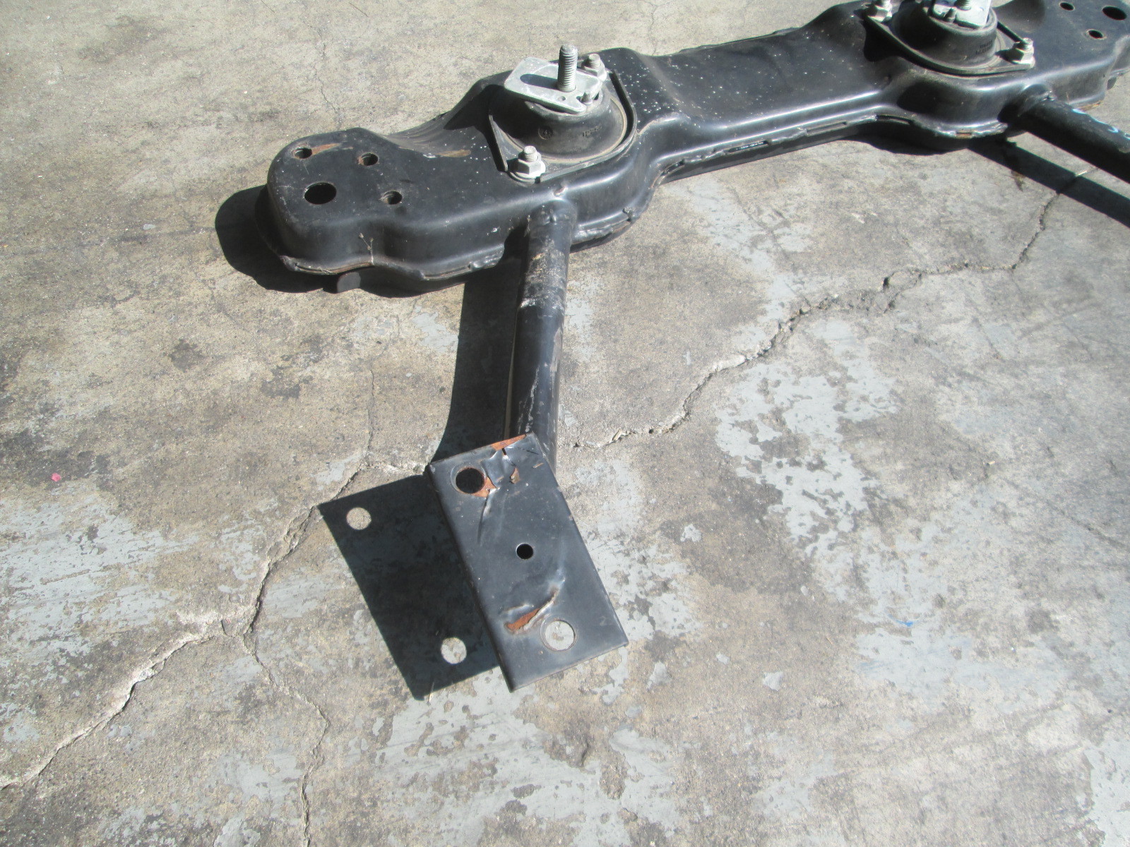 Maserati Quattroporte - Front Cross Member # 239064 / 67482600