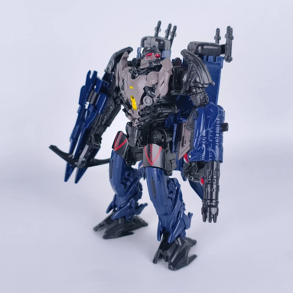 Transformers Thundercracker Complete SS-09 Studio Series Voyager Class - Image 2 of 4