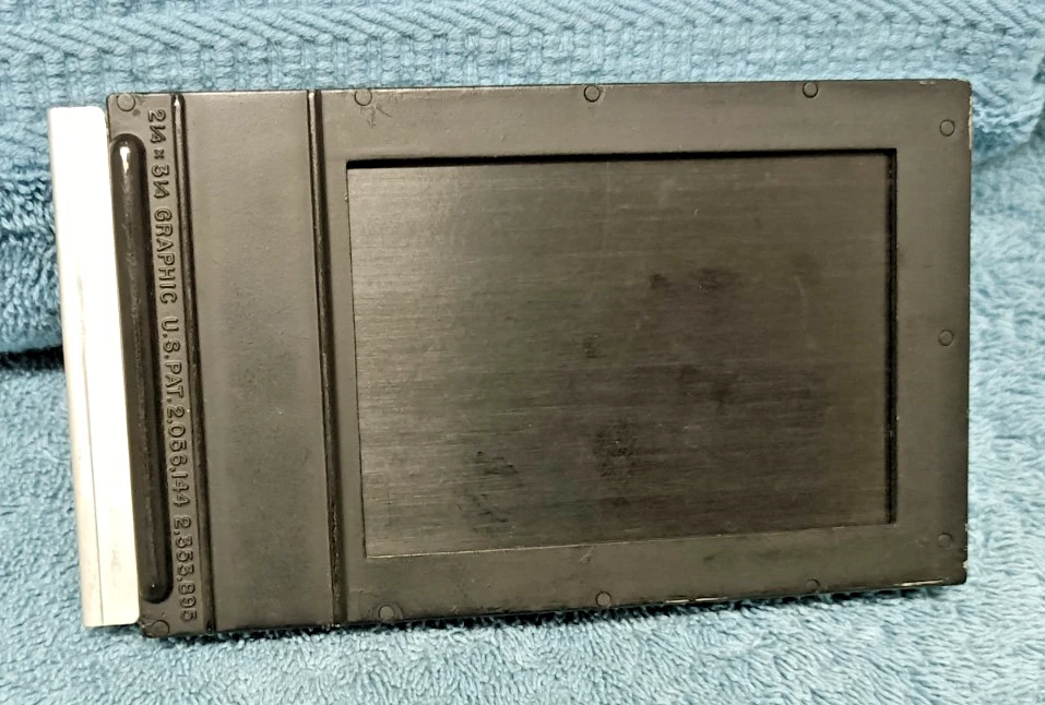 ADAPTADOR PAQUETE PELÍCULA 2 1/4 X 3 1/4 GRÁFICO GRAFLEX VINTAGE CON DIAPOSITIVA IOB EXC Foto 2 de 4