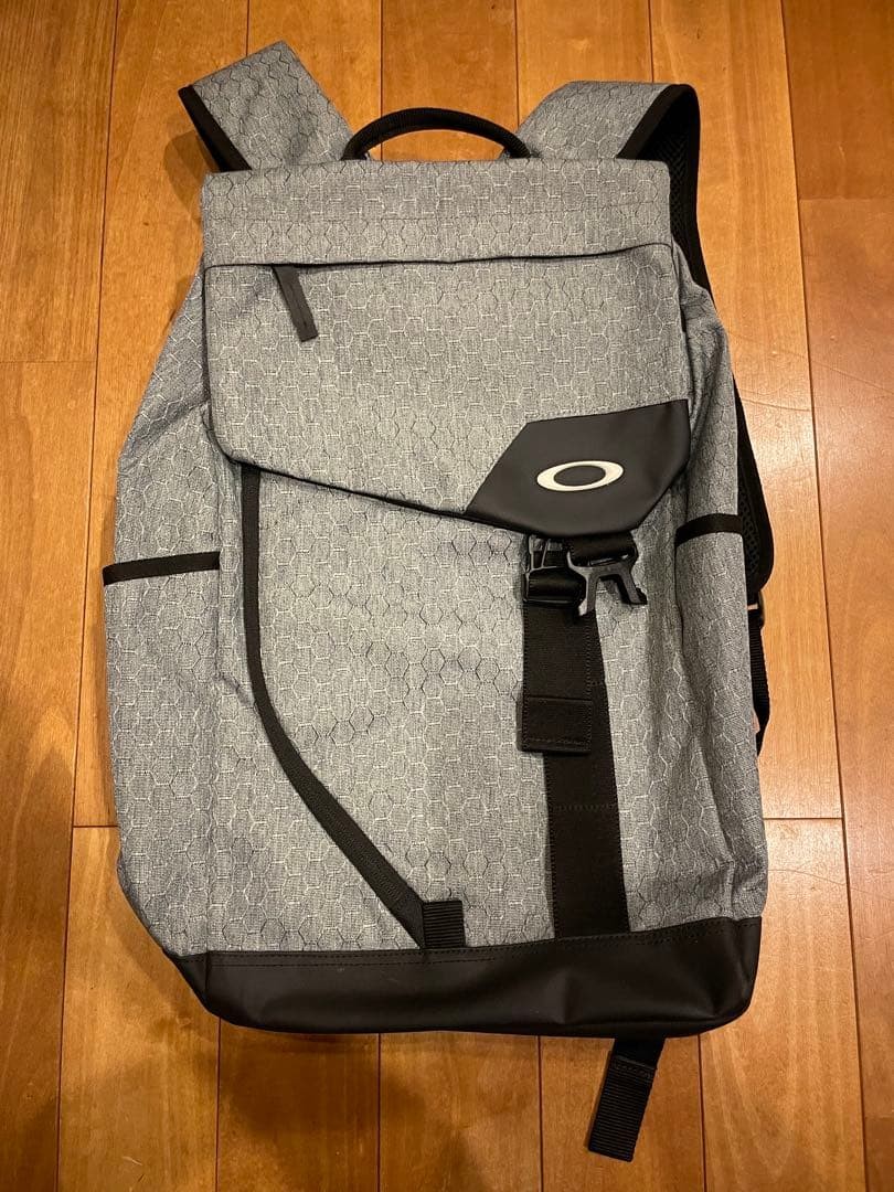 Oakley Gray Hexagon Pattern Rucksack Backpack 20c… - image 1