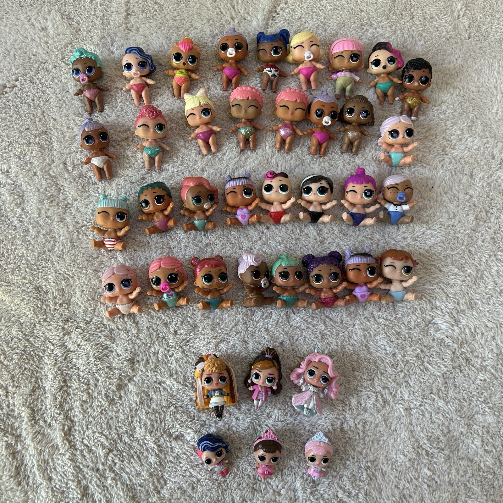40 Pcs Lot  Mga  Mini Dolls Bundle