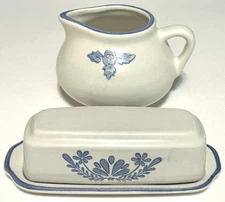 Pfaltzgraff Yorktowne 1-Stick Butter Dish Lid Gravy Boat Pour Stoneware Blue Vtg