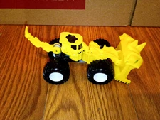 Spin Master Monster Jam Dirt Squad Scoops.