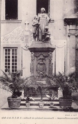 POSTCARD / CLERMONT FERRAND BOARDING SCHOOL GODEFROY DE BOUILLON