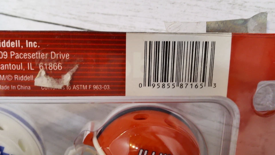 Juego de conferencia de fútbol americano Riddell Big Ten Revolution tamaño de bolsillo 12 mini cascos Foto 4 de 4