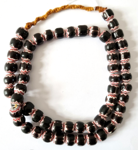 Très beau collier perles en verre - fait main - perles chevron colorées du Népal - Photo 1/5