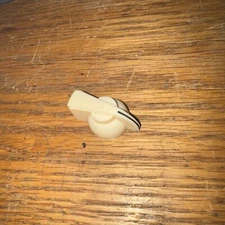 White Plastic Chicken Head Amp Knob 5.5mm  Push-on