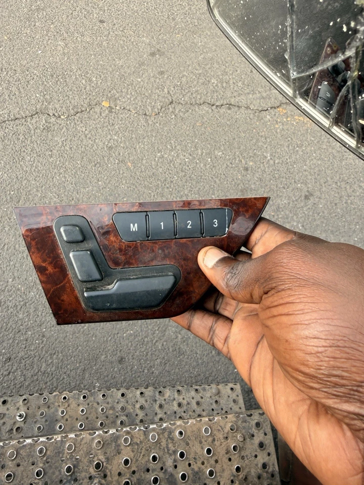 12-14 Mercedes W204 C250 GLK350 Front Left Driver Side Seat Control Switch OEM - Image 2 of 4