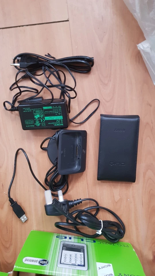 Mega Rare Special Edition Sony Clie T625C PDA + Bluetooth Dongle and Accessories - Image 3 of 4