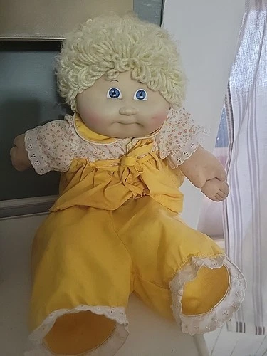 1984 Cabbage Patch Kids Short Blond Hair Blue Eyes Coleco Doll Gold Dress Vtg