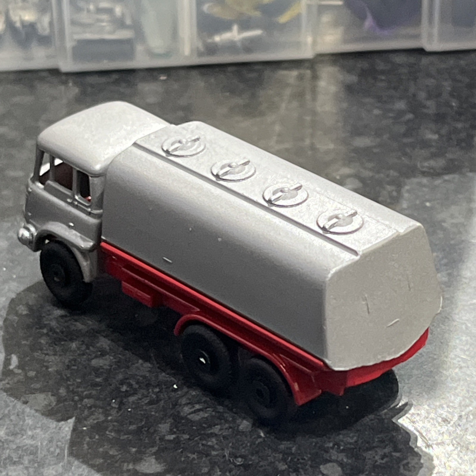 Picture 4 of 6
