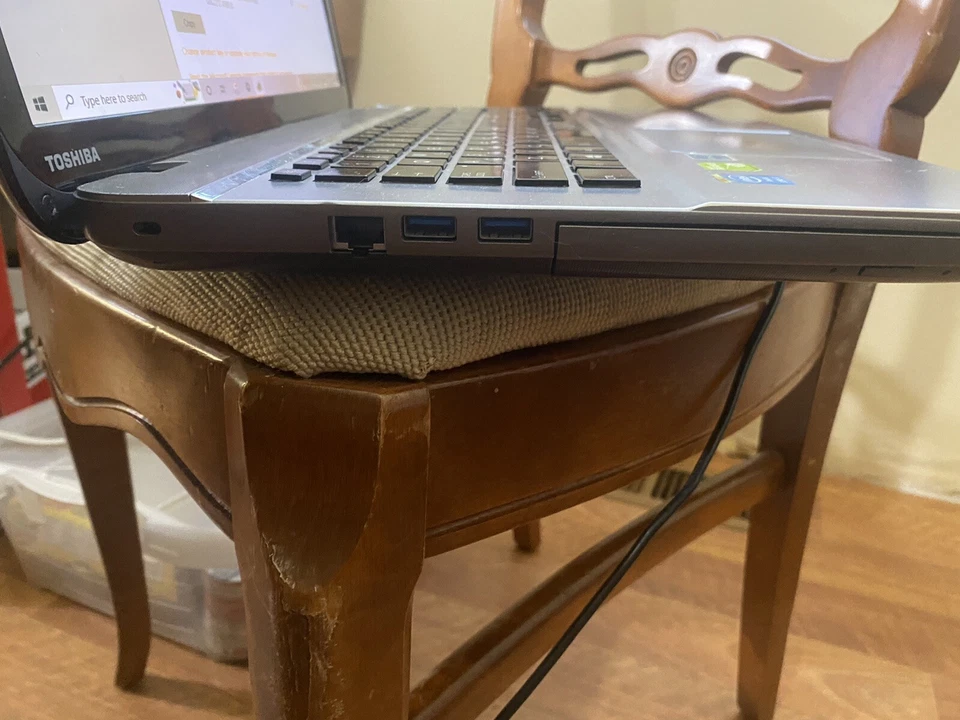 portátil satelital toshiba i7 Foto 4 de 4