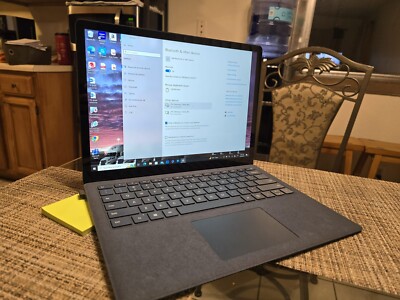 microsoft surface laptop  i5  8 GB RAM 256 GB