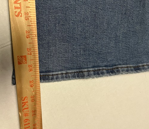 Levi's Ribcage Bell Flare Jeans Women's Sz 26 L29 Medium Wash Denim Distressed - Picture 12 of 15