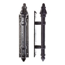 Round Pull Handle on Backplate