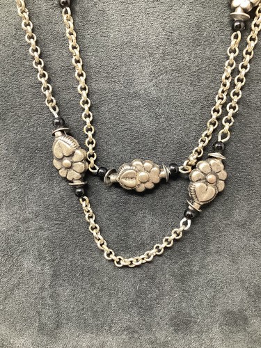 Collana strato lungo cuore fiore sparso boho tono argento - Foto 2 di 5
