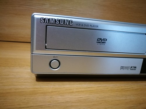 Samsung DVD-V5600 vcr dvd Player Combo Silver Genuine Tested Working - Picture 3 of 11