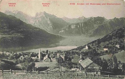Amden Walensee SG mit Walensee und Glarneralpen Glaernisch und Rautispitz
