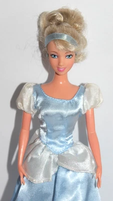 VTG 90s DISNEY STORE Exclusive CINDERELLA Doll Disney Princess Used - Image 1 of 4