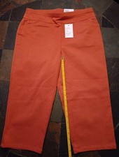 Croft  Barrow Mid Rise Capri Pants Stretch Classic Chino Women's Size P10 New