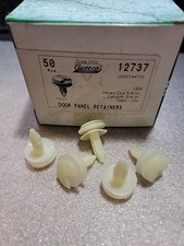 Auveco 12737 3/4" White Nylon Door Panel Retainers; Qty 50