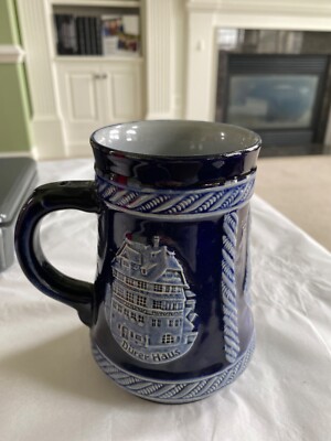 VINTAGE 1971 NUREMBERG ALBRECHT DURER HAUS STONEWARE BLUE MUG/STEIN