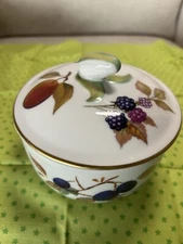 Royal Worcester Apple Berry Covered Dish