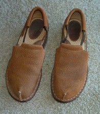 Vintage BORN Suede Comfort Shoes - Size 7M
