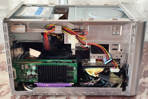 Soltek QBIC Retro Windows XP Mini PC - Picture 6 of 13