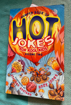 BUMPER BOOK OF HOT JOKES FOR KOOL KIDS. VOLUME TWO. ANDY JONES. PAPERBACK. 2002