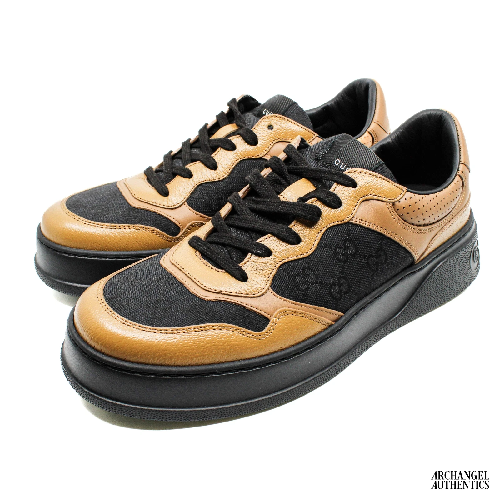 Baskets à lacets Gucci GG camel en relief