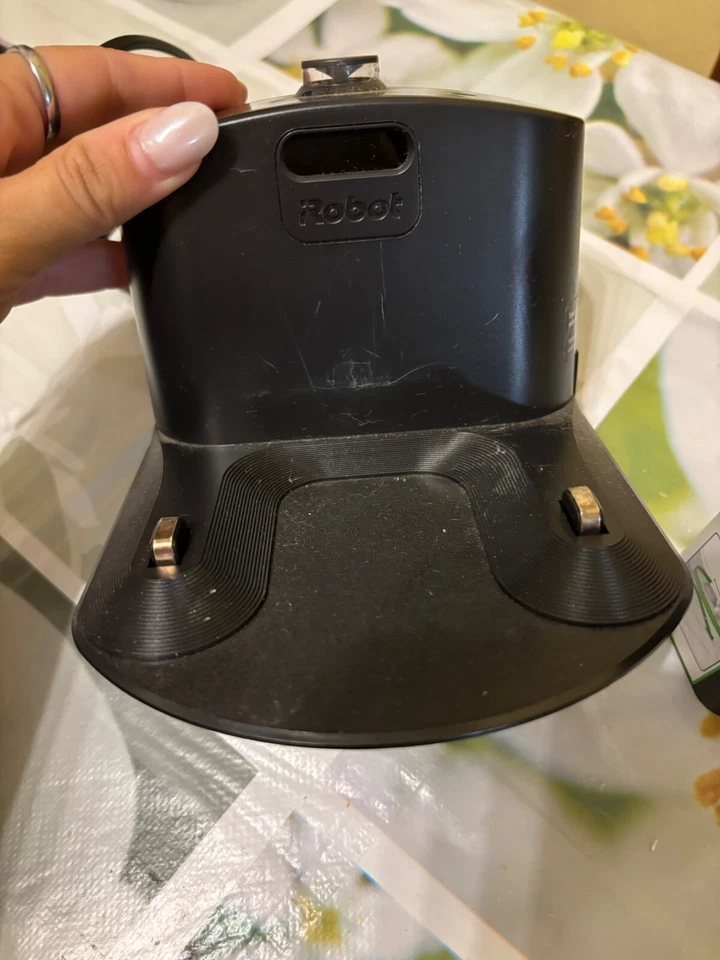 iRobot Roomba e5 (5154) 0,6L Robot Aspirapolvere senza Sacco - Argento - Immagine 3 di 4