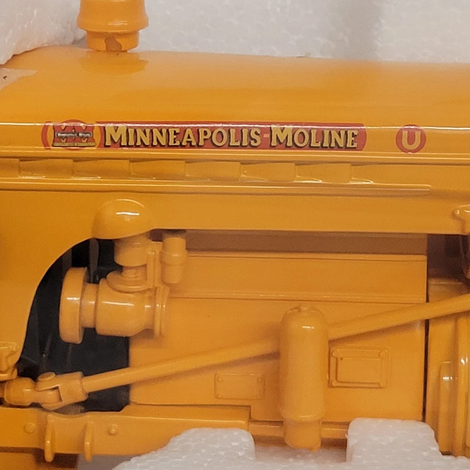 Tractor de gasolina Speccast 2003 1/16 Minneapolis Moline UTE LP fundido a presión amarillo detallado Foto 4 de 4