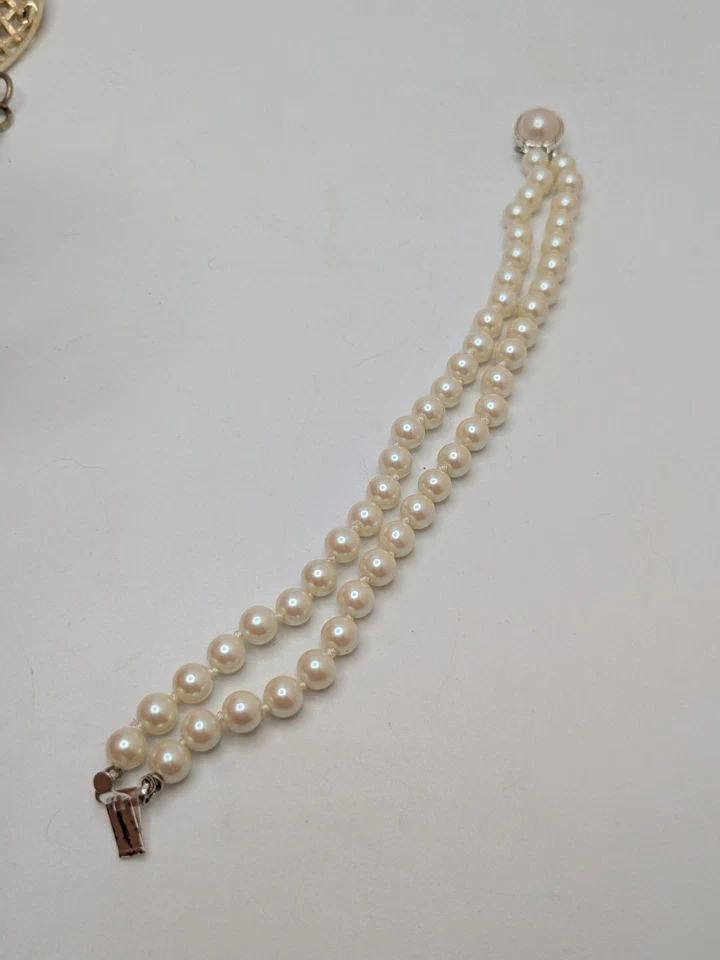 Brazalete vintage de perlas de imitación anudadas individualmente Carolee dos hebras 6 mm 7" Foto 3 de 4