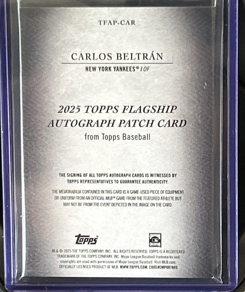 Parche autógrafo insignia negro Carlos Beltrán serie 1 Topps 2025/15 Yankees Foto 2 de 2